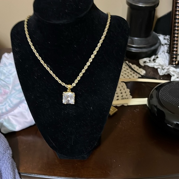 Gorgeous necklace - Picture 1 of 3